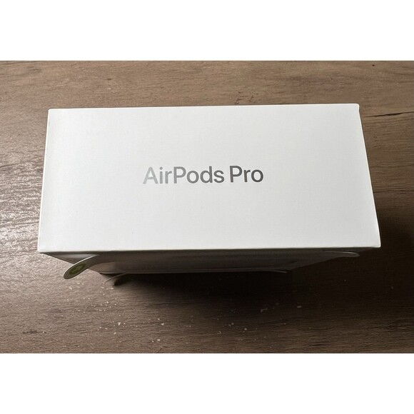 Apple AirPods Pro 2nd Gen‎ - MagSafe Wireless Charging Case - White Brand New - Picture 5 of 5